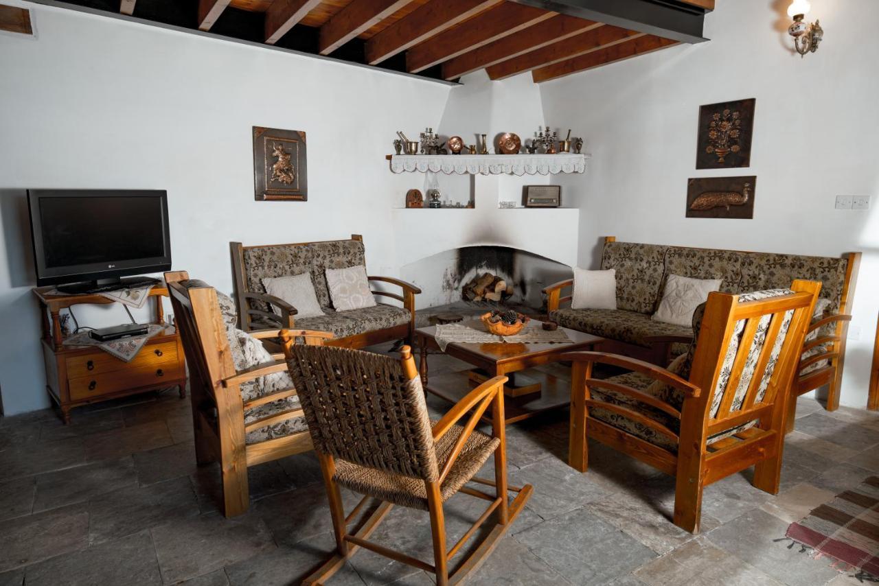 Constantias Stone Houses โลฟู ภายนอก รูปภาพ