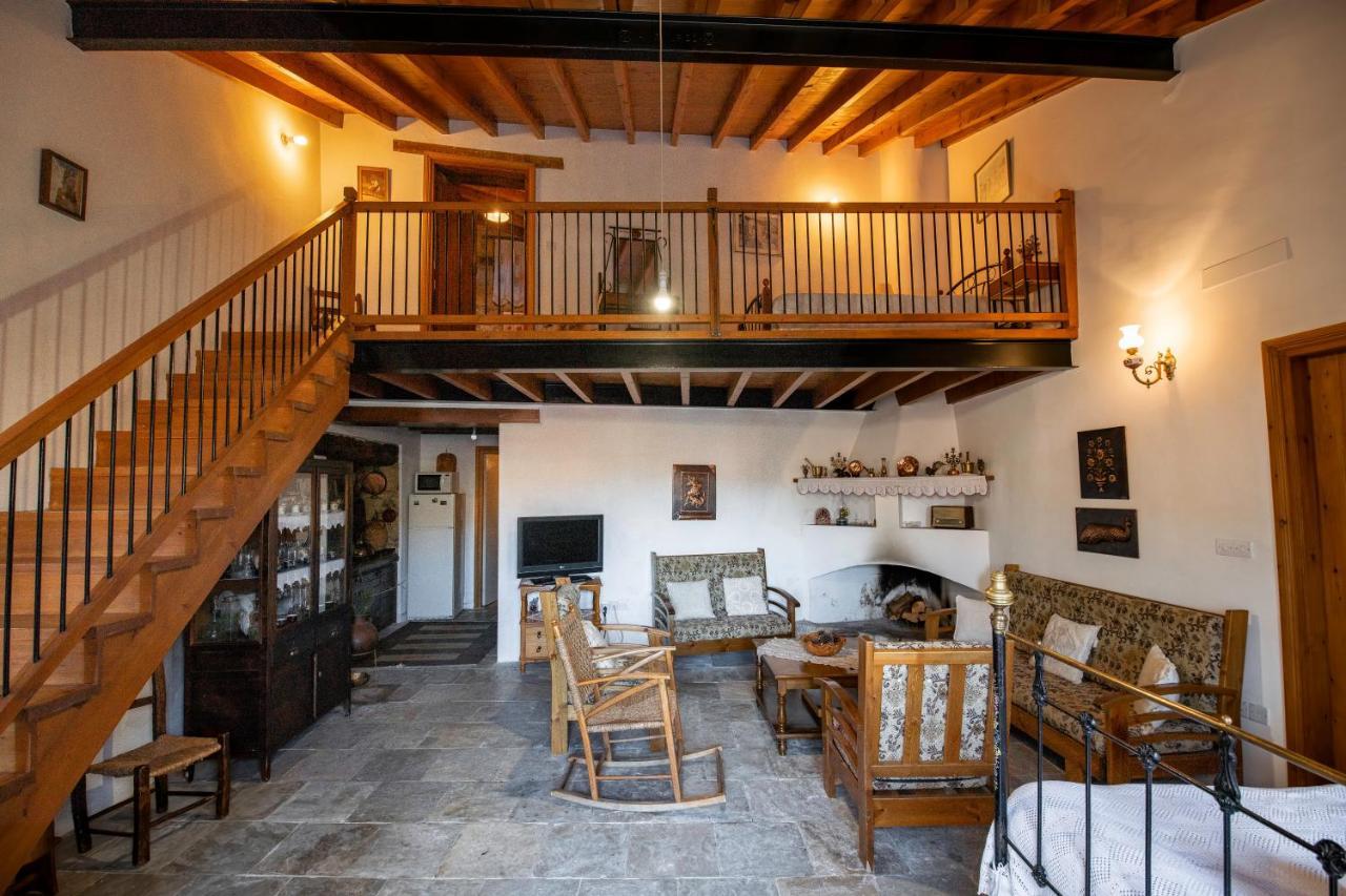 Constantias Stone Houses โลฟู ภายนอก รูปภาพ