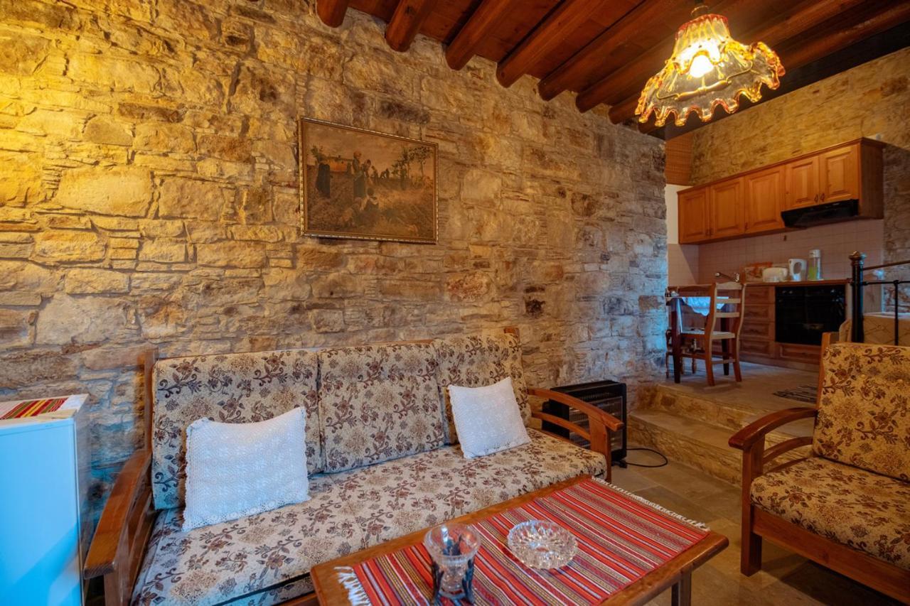 Constantias Stone Houses โลฟู ภายนอก รูปภาพ