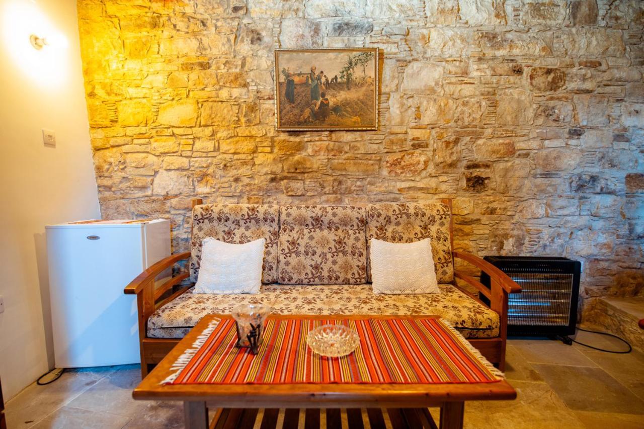 Constantias Stone Houses โลฟู ภายนอก รูปภาพ