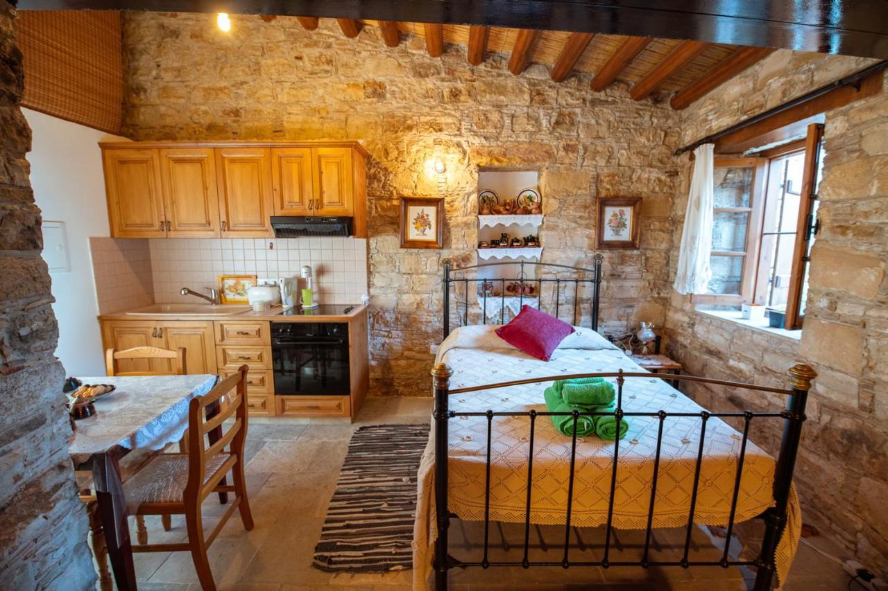 Constantias Stone Houses โลฟู ภายนอก รูปภาพ